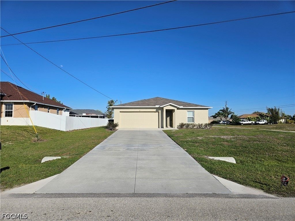 901 Nw 15th Pl, Cape Coral