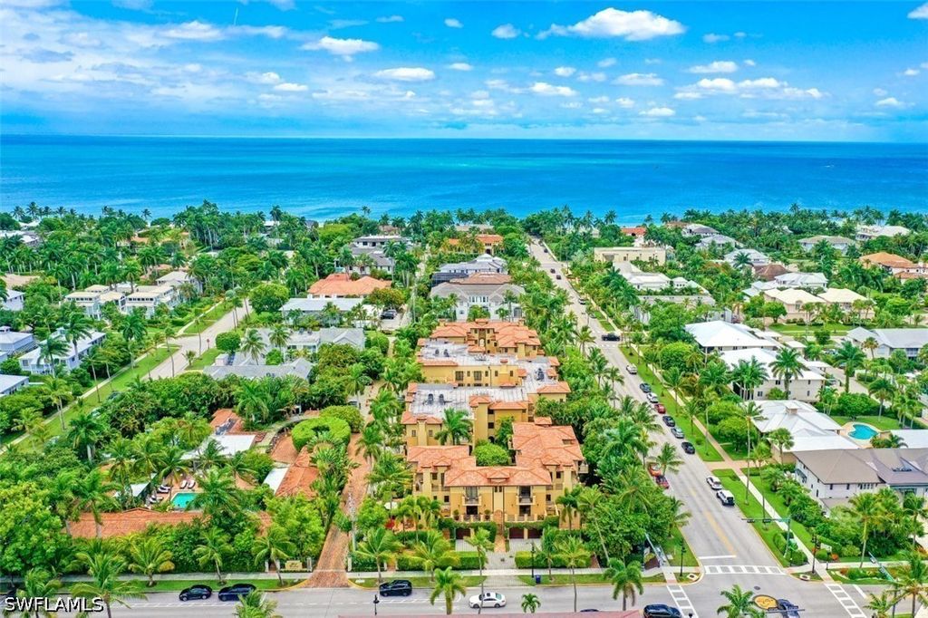 270 5th Ave S H-2, NAPLES
