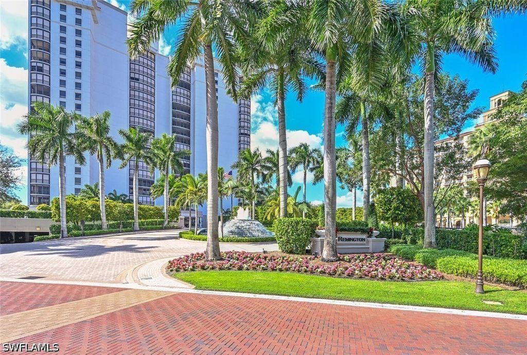 8665 Bay Colony Dr 1401, Naples