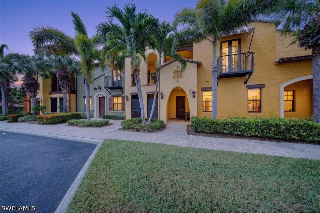 8965 Malibu Ln 802, Naples