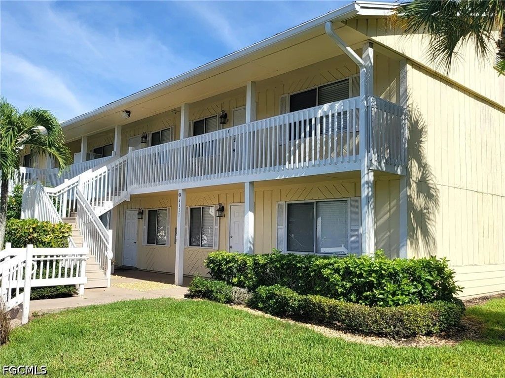 4611 Bayshore Dr O8, Naples