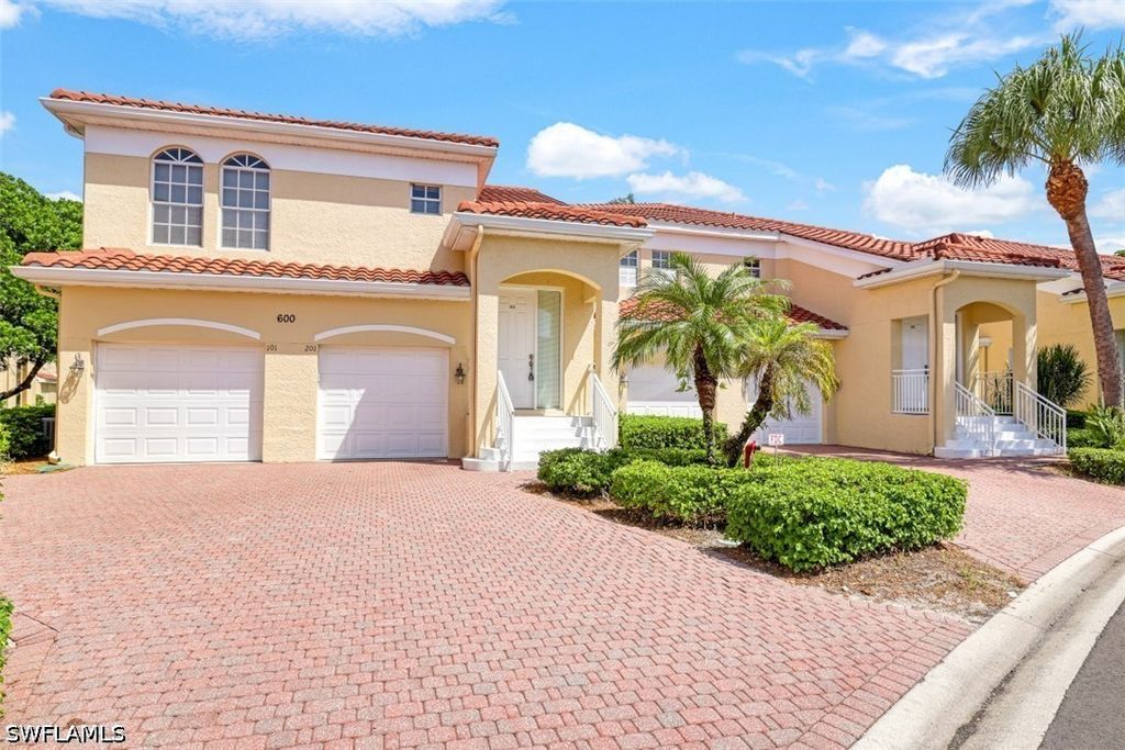 600 L Ambiance Cir 6, Naples