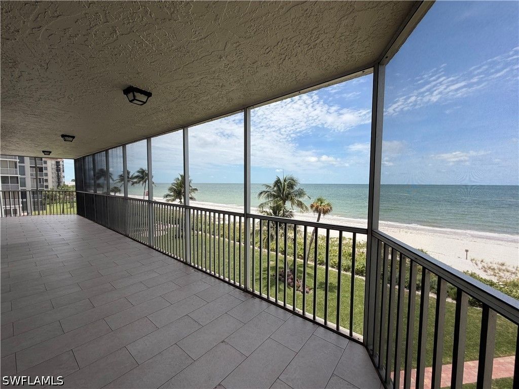 10701 Gulf Shore Dr 401, Naples