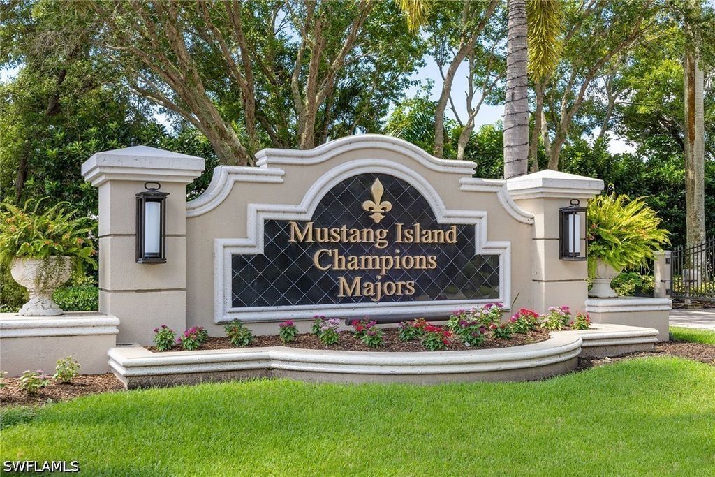 9024 Maverick Ct, Naples
