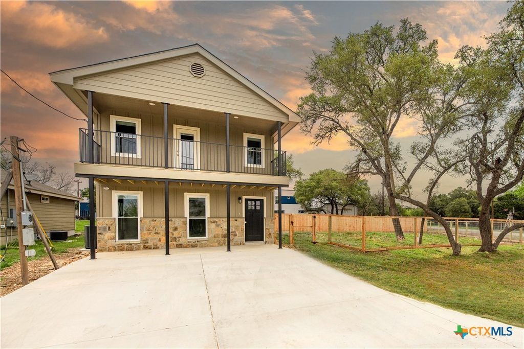 1165 Eagle Flight Drive, Canyon Lake