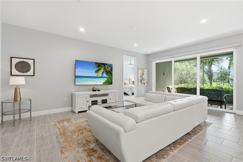 2560 Seychelles Dr 1003, NAPLES