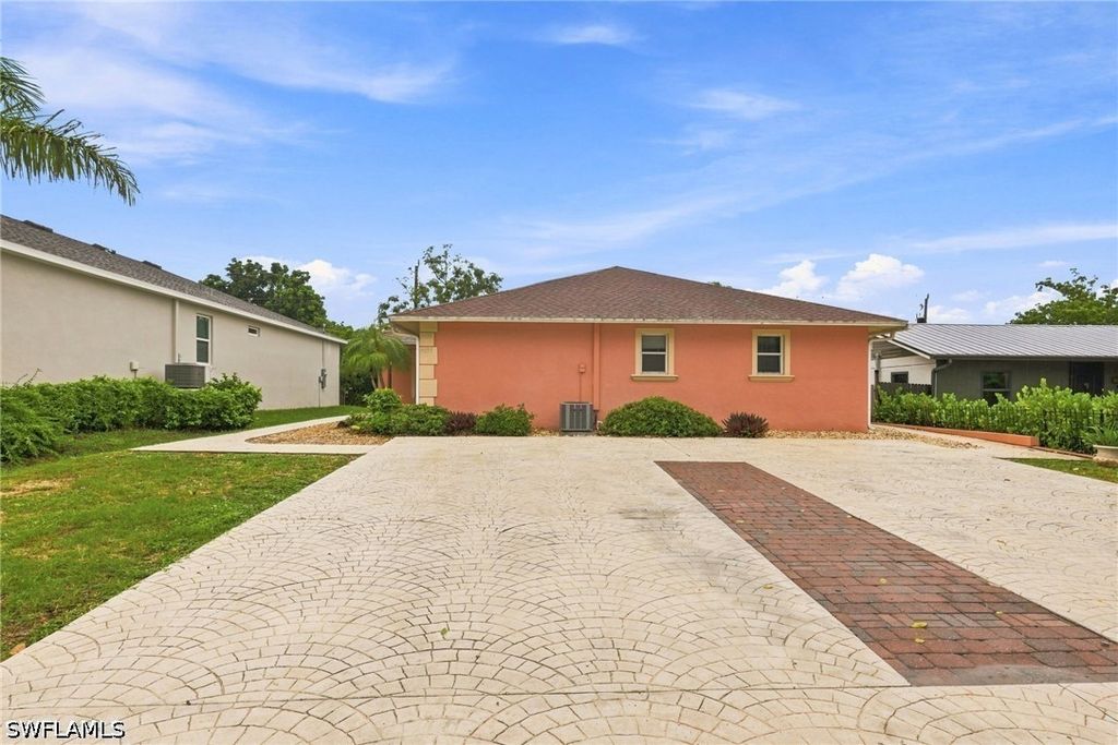 4438 Pine Lake Rd, Bonita Springs