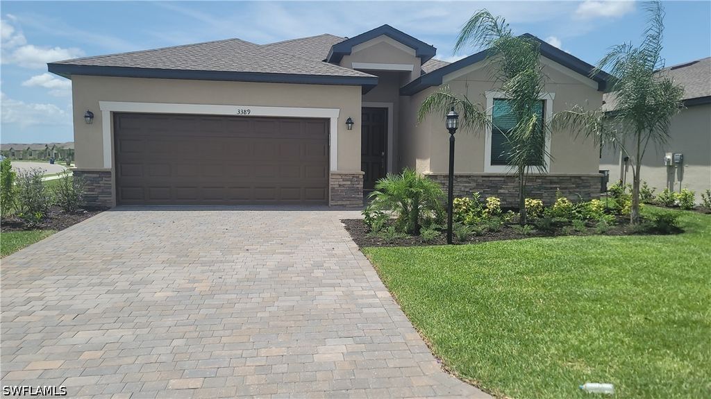 3389 Menores Way, Fort Myers