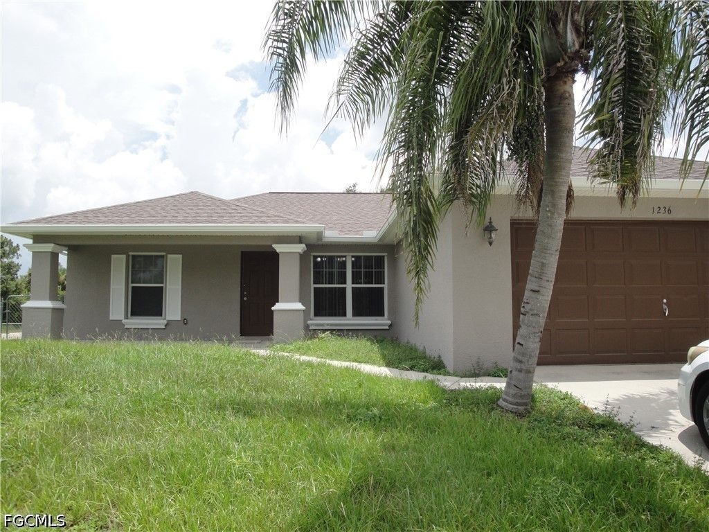 1236 Bayou St, Lehigh Acres