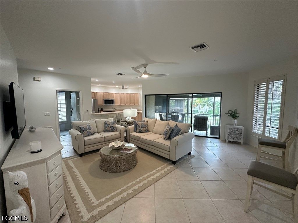 663 10th Ave S B663, Naples