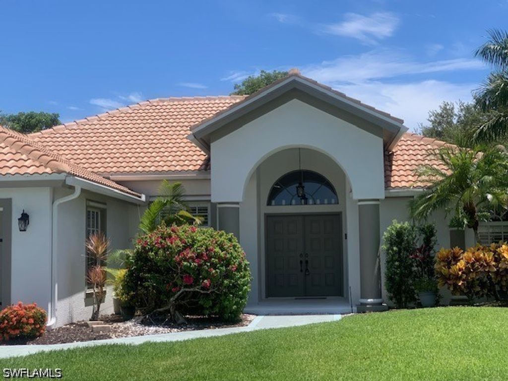 1499 Vintage Ln, NAPLES
