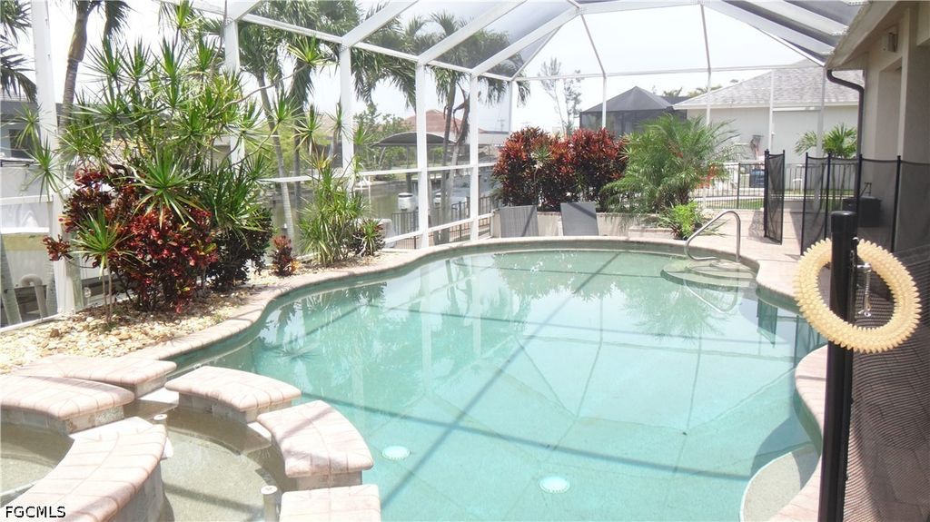 1519 Sw 40th Ter, Cape Coral