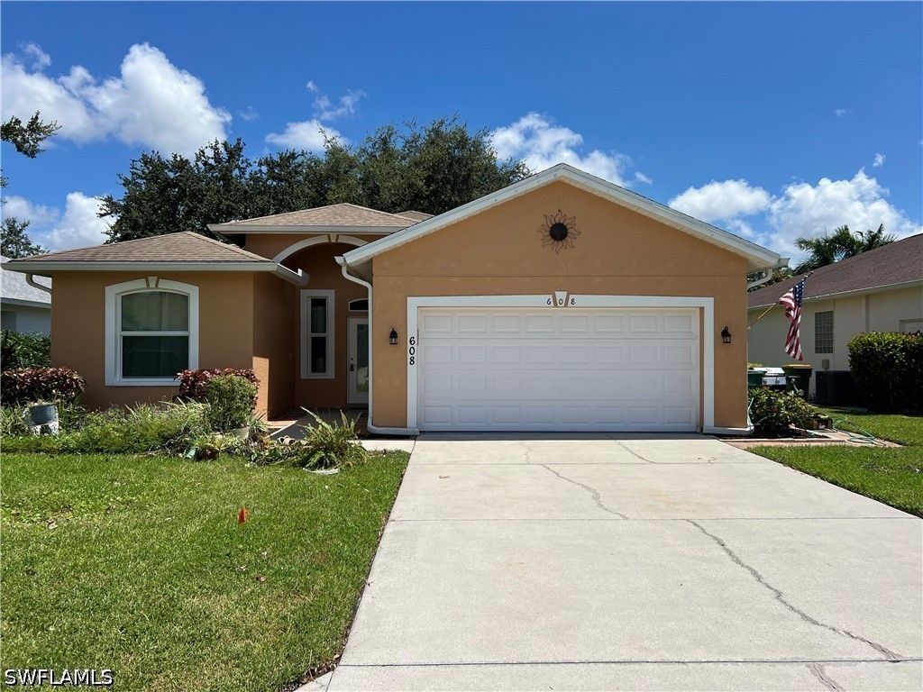 608 Crossfield Cir, Naples