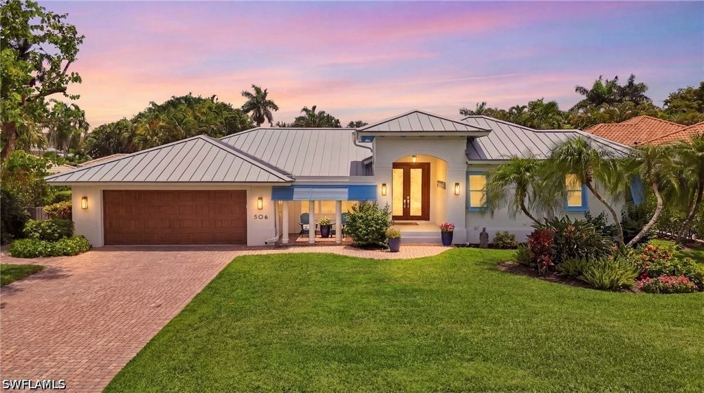 506 Pine Grove Ln, Naples
