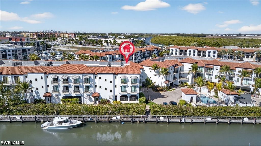 1540 5th Ave S D305, Naples