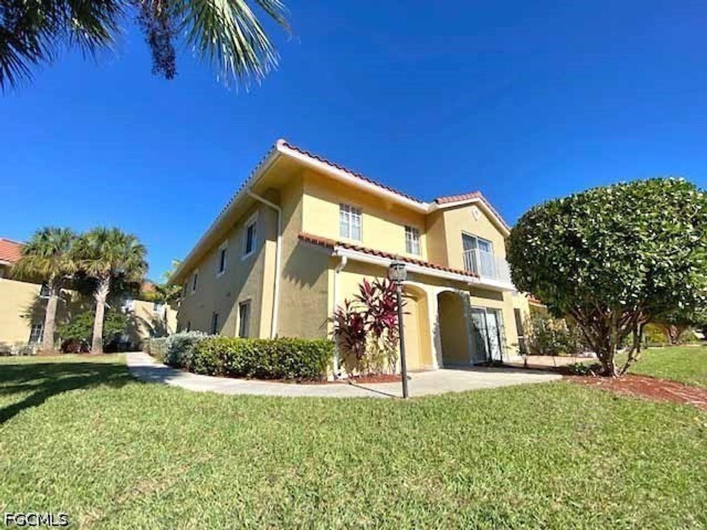 13180 Bella Casa Cir 276, Fort Myers