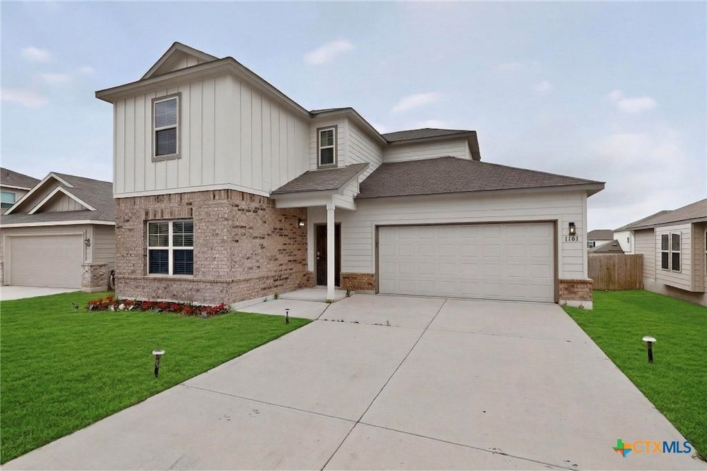 1141 Amber Lake, Seguin