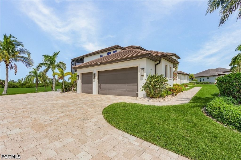 11695 Royal Tee Cir, Cape Coral
