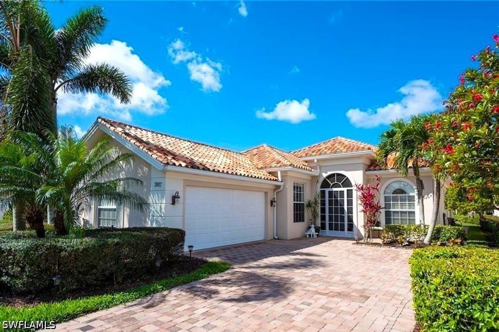3917 Isla Ciudad Ct, Naples