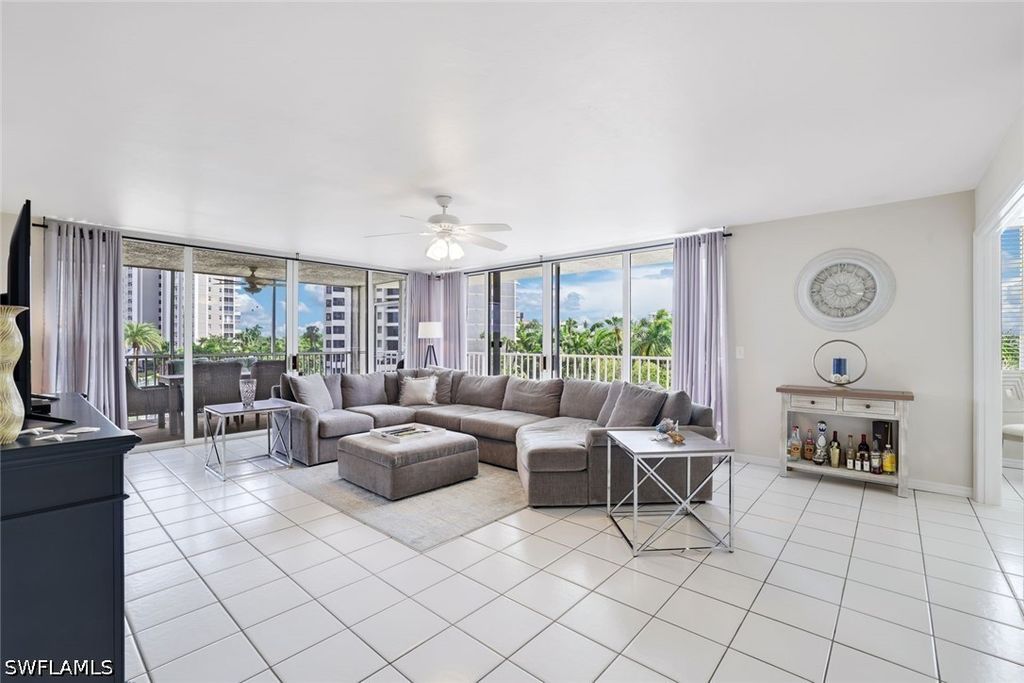5550 Heron Point Dr 304, Naples
