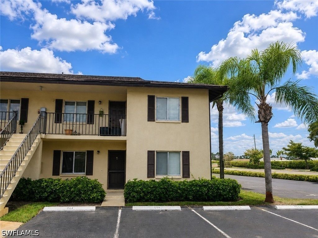 5697 Rattlesnake Hammock Rd 101c, Naples