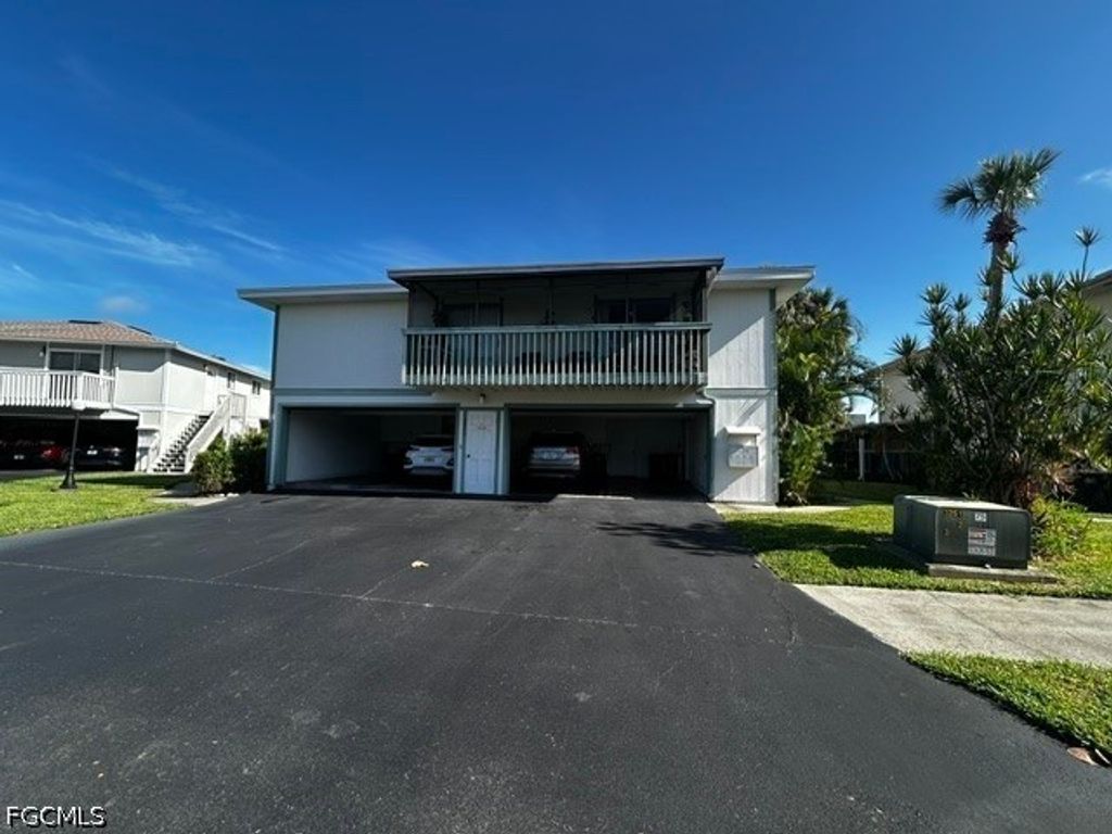 3265 Prince Edward Island Cir 1, Fort Myers