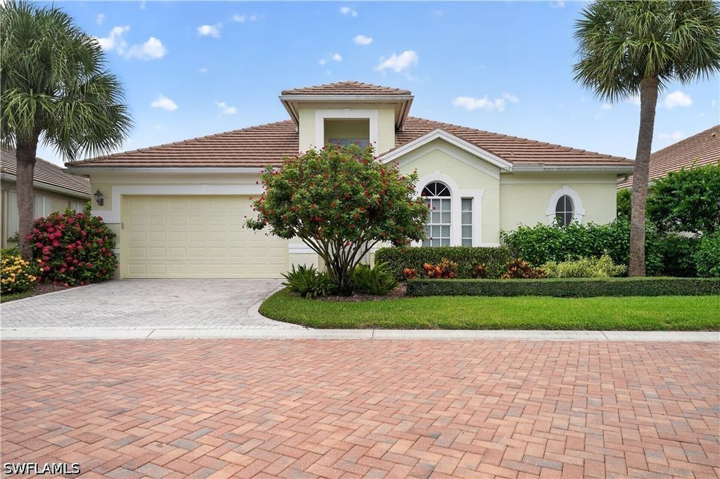 2317 Island Cv Cir N, Naples