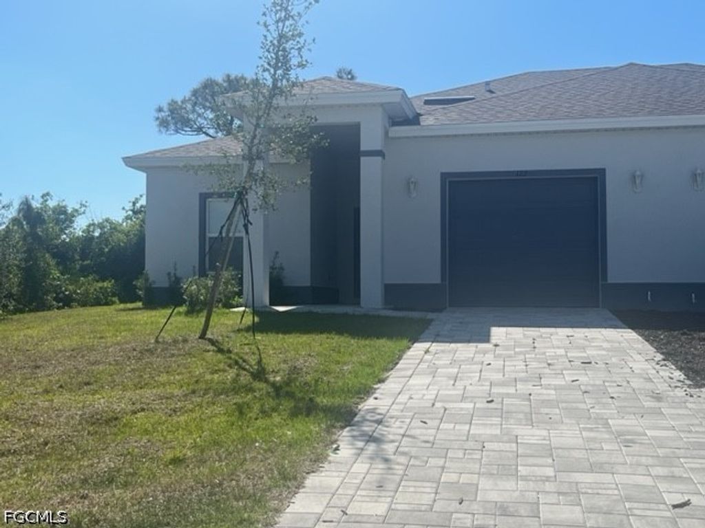 120 Homer Ave S, Lehigh Acres
