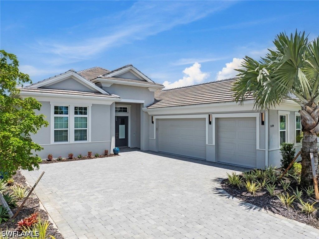 15394 Turin Dr, Naples
