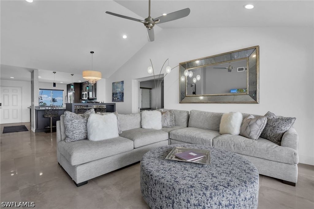 10684 Gulf Shore Dr B-302, Naples