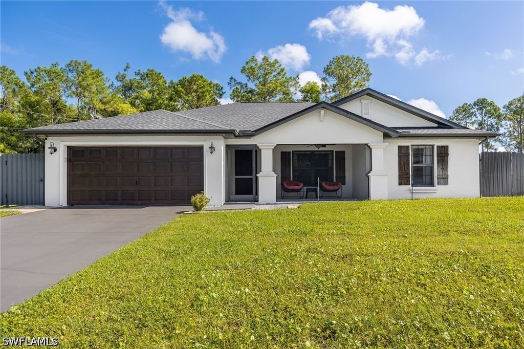 421 Broadmoor St, Lehigh Acres