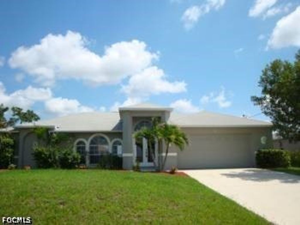 33 Nw 25th St, Cape Coral