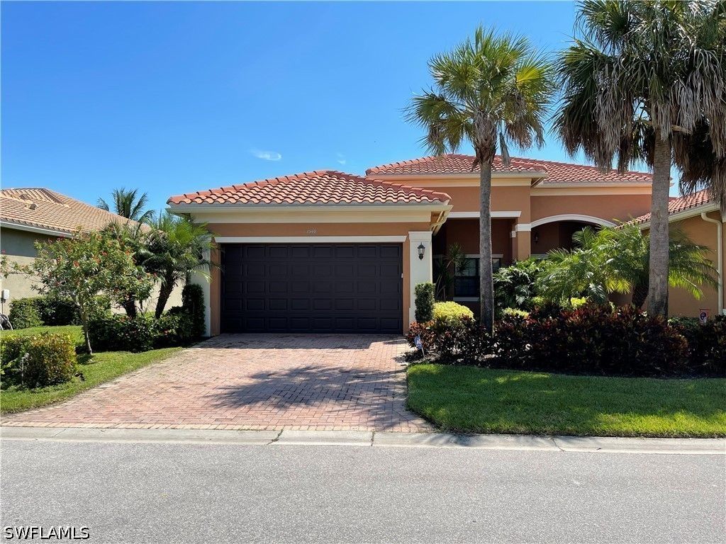 13548 Coronado Dr, Naples