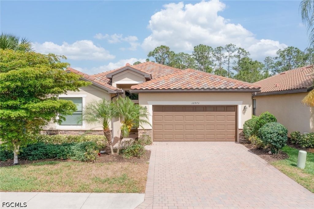 10973 Cherry Laurel Dr, Fort Myers