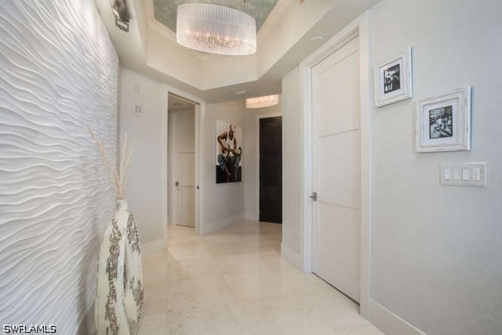 400 Flagship Dr 1207, Naples