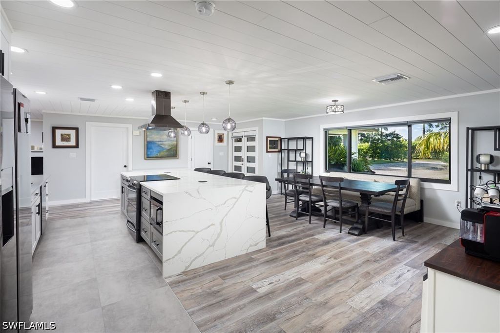 161 Mahogany Dr, Naples