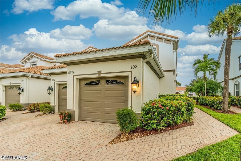 6817 Sterling Greens Dr 102, Naples