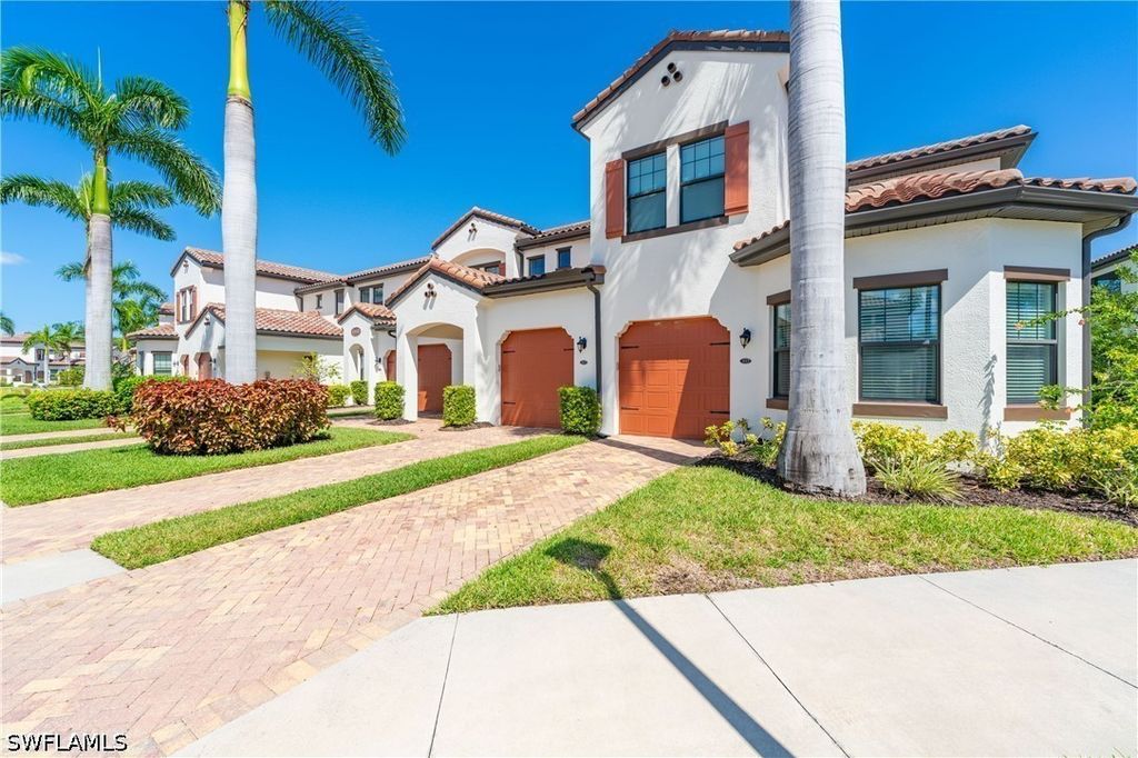 15145 Palmer Lake Cir 103, Naples