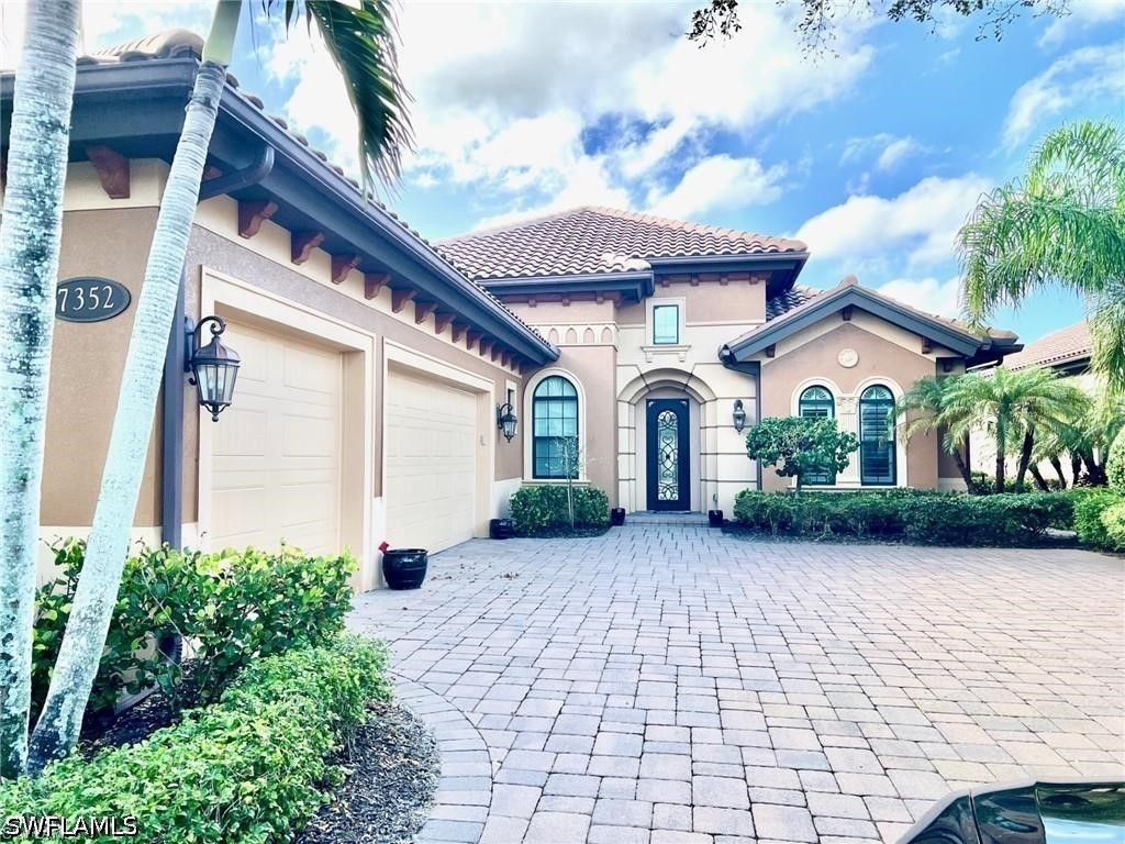 7352 Lantana Way, Naples