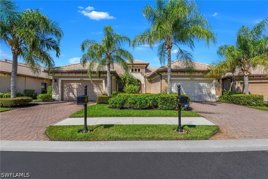 7461 Moorgate Point Way, Naples