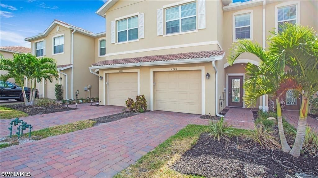 2792 Blossom Way, Naples