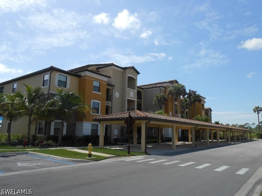 9735 Acqua Ct 611, Naples