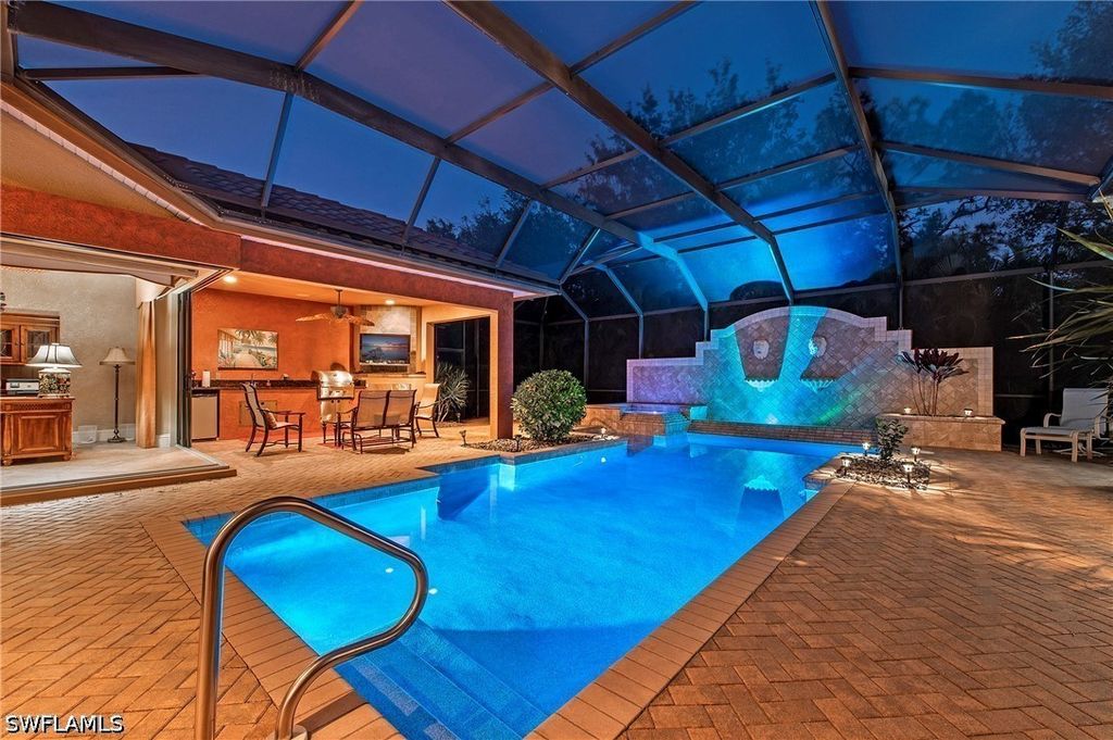 967 Tivoli Dr, NAPLES