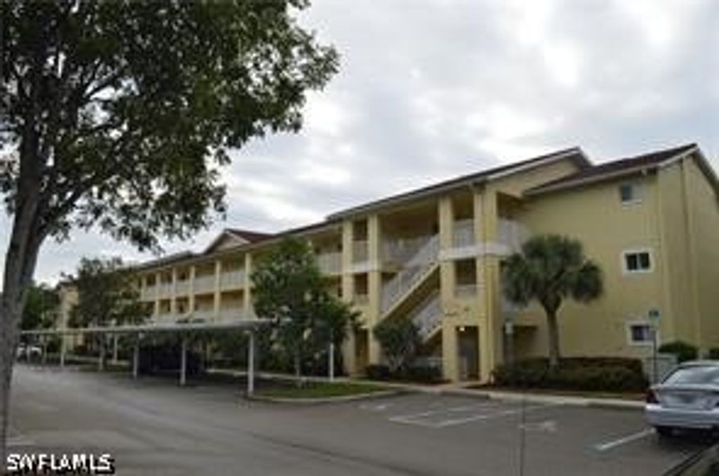 8214 Key Royal Cir 125, Naples