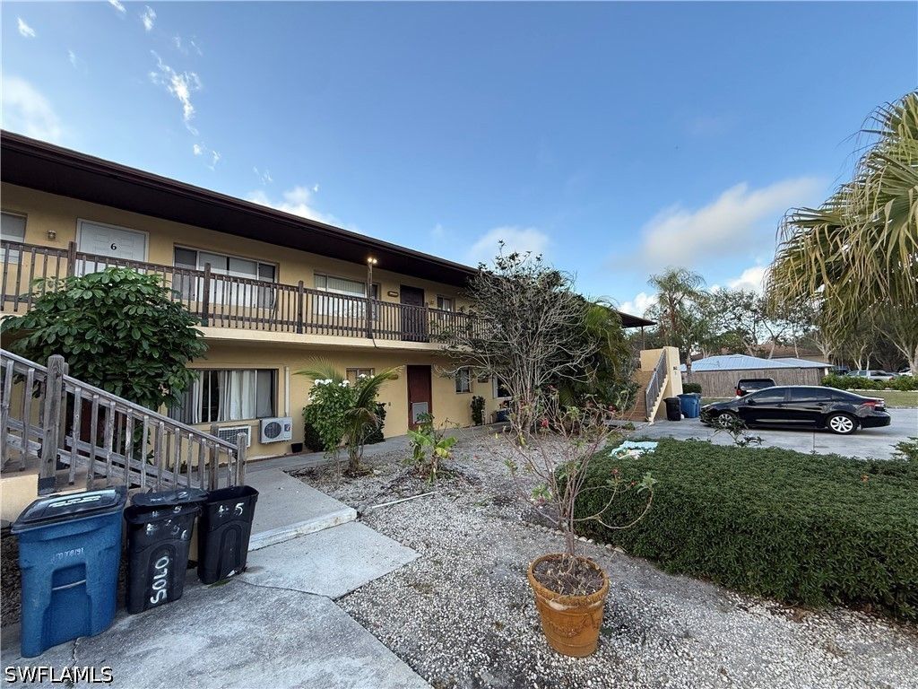 10632 Woods Cir 6, Bonita Springs