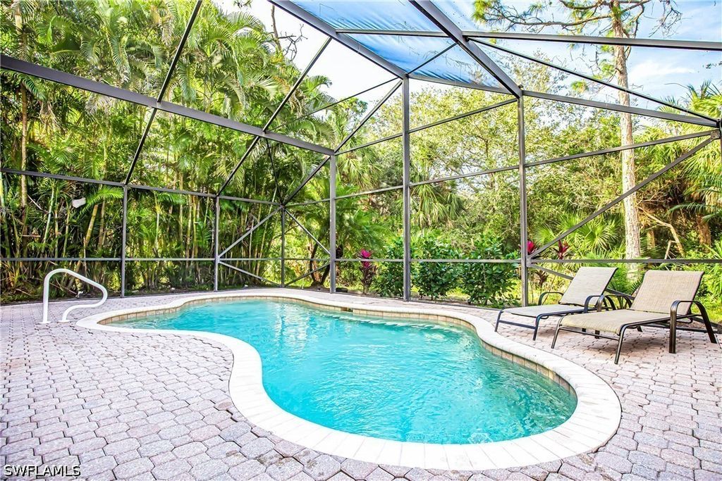 1376 Areca Cv, Naples