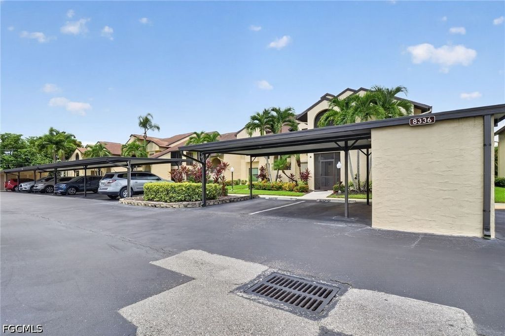 8336 Charter Club Cir 7, Fort Myers