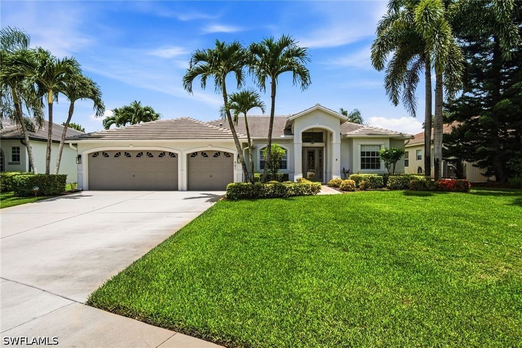 661 Grand Rapids Blvd, Naples