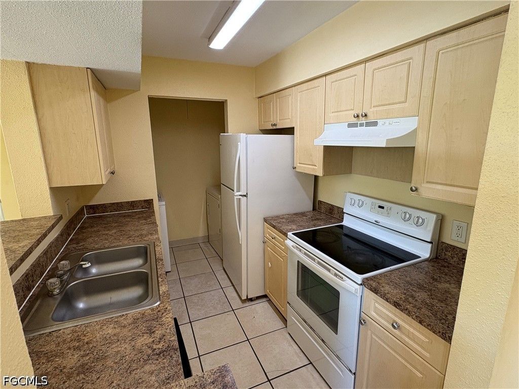 2905 Winkler Ave 719, Fort Myers