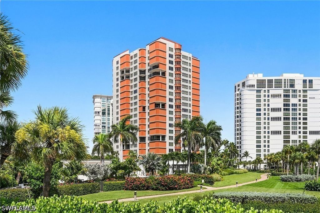 4251 Gulf Shore Blvd N 6d, NAPLES